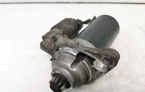 Volkswagen PASSAT B6 Starter motor 02Z911023F 0001123012