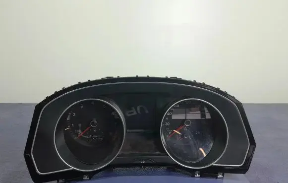 Volkswagen PASSAT B8 Speedometer (instrument cluster) 3G0920750A