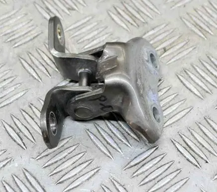 Toyota RAV 4 (XA40) Front door upper hinge