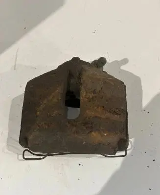 Volkswagen PASSAT B6 Front brake caliper