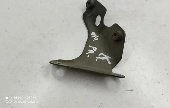 Audi Q7 4L Fender mounting bracket 4L0821135