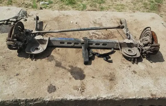 Renault Trafic II (X83) Rear axle beam TRAFIIB