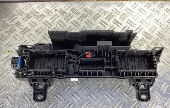 Tesla Model S Fuse module 109440500D 111905900A