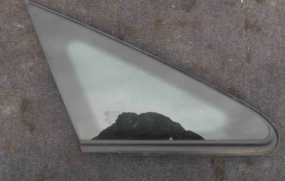 Opel Zafira B Front door vent window glass four-door 13123921