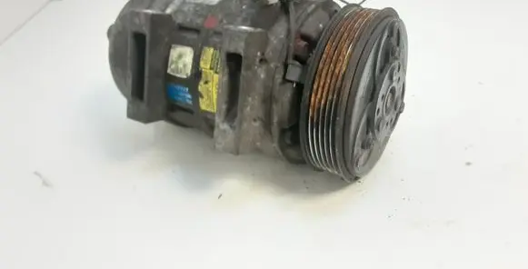Volvo XC90 Air conditioning (A/C) compressor (pump) 8708581