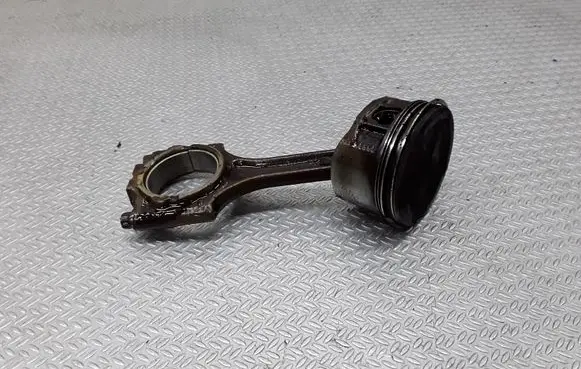 Volvo XC90 Piston with connecting rod