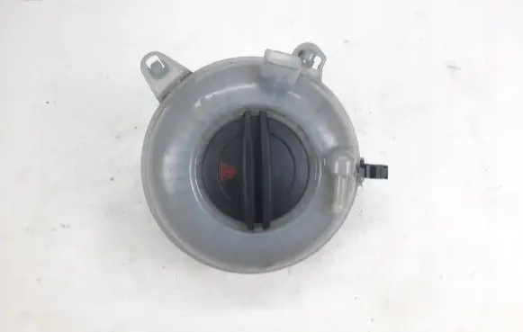 Volkswagen PASSAT B8 Coolant expansion tank/reservoir 5Q0121407F