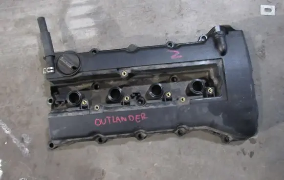 Mitsubishi Outlander Rocker cam cover 8525