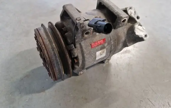 Mitsubishi L200 Air conditioning (A/C) compressor (pump) MN123626