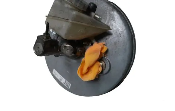 Mercedes-Benz E W124 Brake booster A0044303130