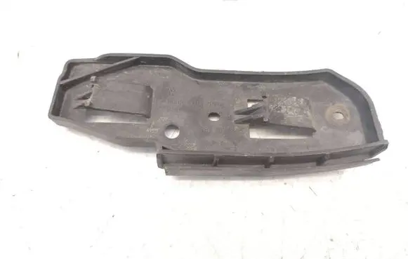 Volkswagen PASSAT B5.5 Front bumper mounting bracket 3B0807184E