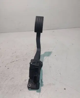 Ford C-MAX II Accelerator throttle pedal 17388800