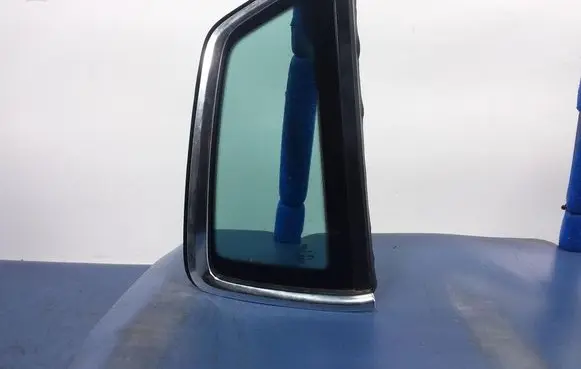 Volkswagen Golf VII Rear side window 