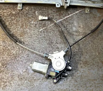 Suzuki Grand Vitara I Front door window regulator with motor 8346065D00 0621008920