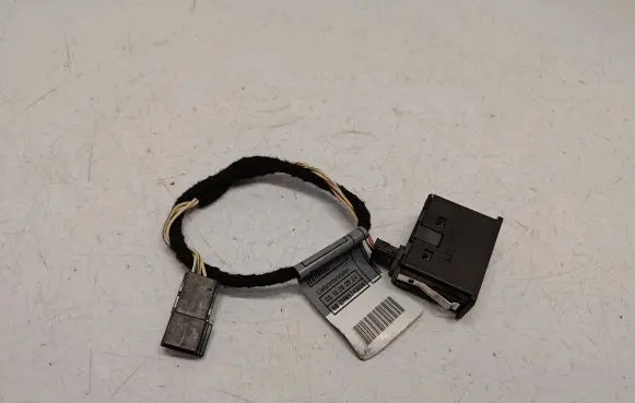 BMW 3 E90 E91 AUX in-socket connector 61346930561 84109237655