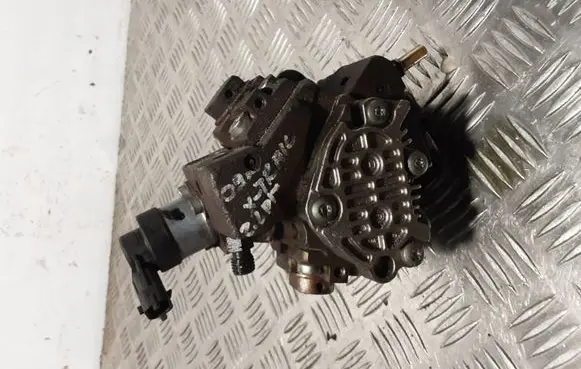Nissan X-Trail T31 Fuel injection high pressure pump 0445010170