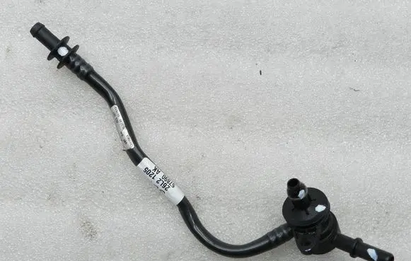 Mercedes-Benz E W212 Breather/breather pipe/hose A2710180200