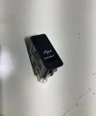 BMW X1 F48 F49 USB socket connector 6820397