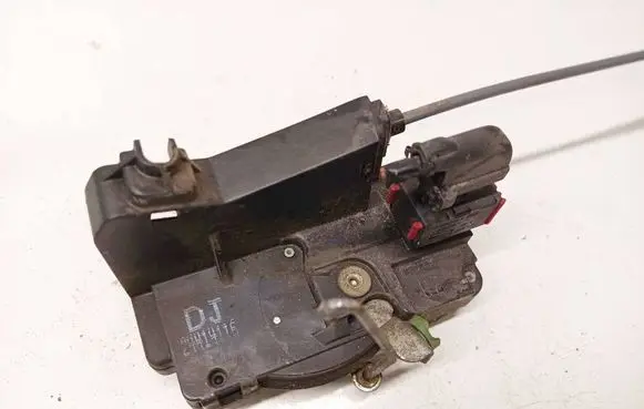 Opel Zafira A Front door lock 24414116