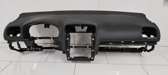 Volkswagen Golf VI Dashboard 5N0010718F