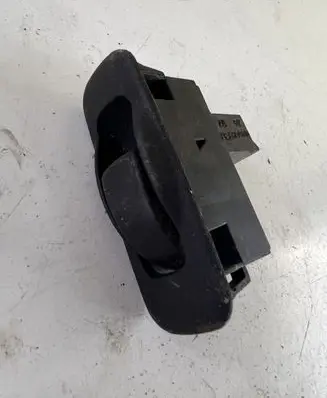 Mitsubishi Space Star Electric window control switch MR608737