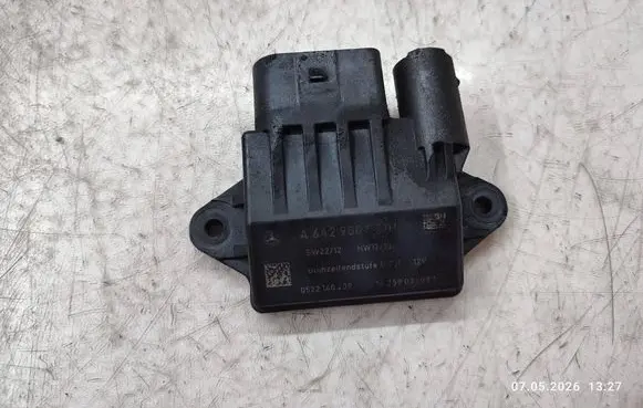 Mercedes-Benz E A207 Glow plug pre-heat relay A6429005701