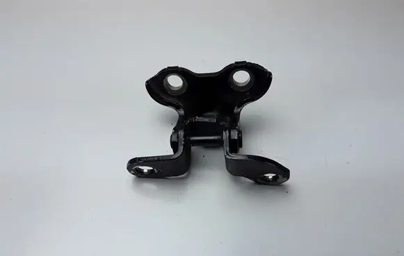 Toyota Auris E180 Rear door upper hinge 687600H010