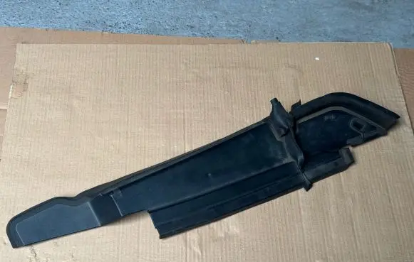 Ford Explorer Fender end trim BB53A02079AB