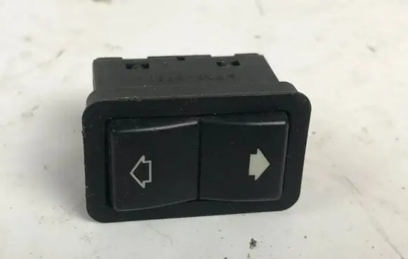 BMW 5 E39 Electric window control switch 8368974
