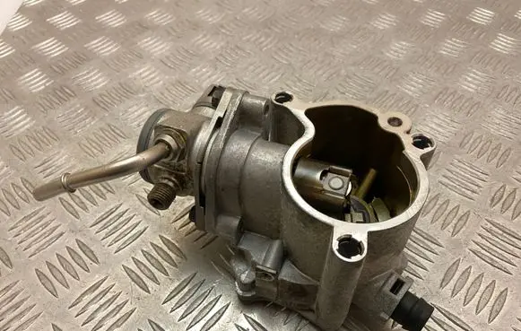 Volvo XC90 Fuel injection high pressure pump 31437903 31480558
