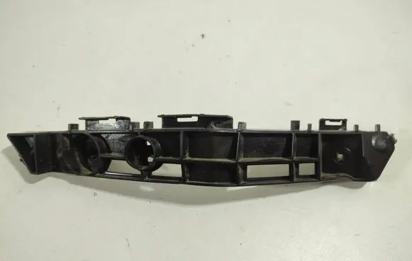 Toyota Yaris Cross Front bumper mounting bracket 525360D320