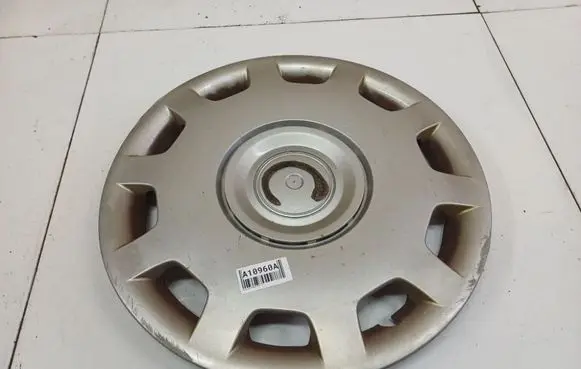 Volkswagen PASSAT B5 R15 wheel hub/cap/trim 3B0601147D