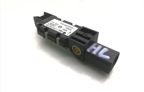 Audi A8 S8 D3 4E Airbag deployment crash/impact sensor 4B0959643C 140403