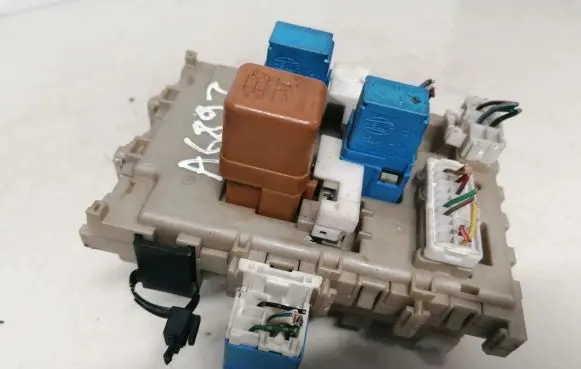 Nissan Almera N16 Fuse box set 243505m300