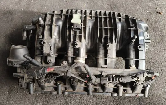 Audi A4 S4 B8 8K Intake manifold 06k133201r