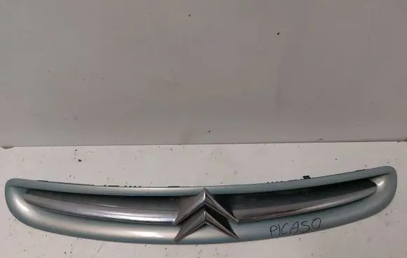 Citroen Xsara Picasso Front grill 9632099177