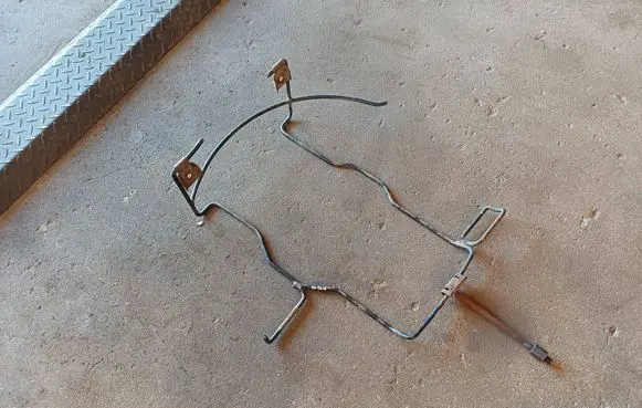 Opel Zafira B Spare wheel mounting bracket