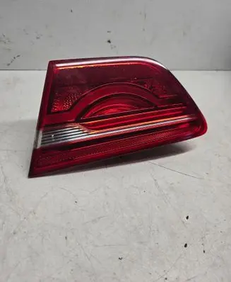 Jaguar XE Tailgate rear/tail lights