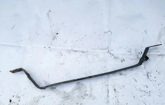Honda CR-V Fuel tank mounting bracket 