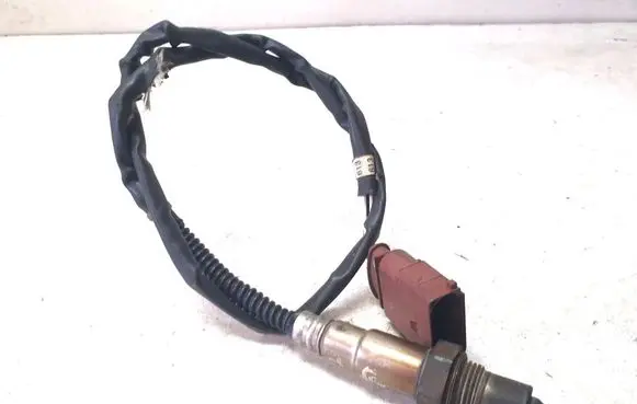 Audi A4 S4 B7 8E 8H Lambda probe sensor 06C906265