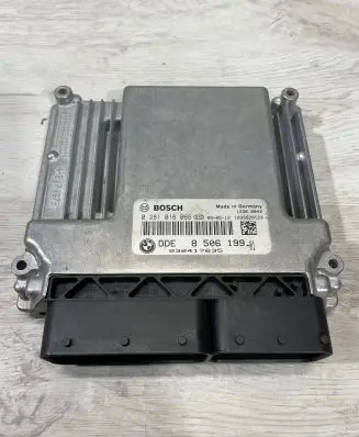 BMW 5 E60 E61 Engine control unit/module 8506199 030417635 0281016066