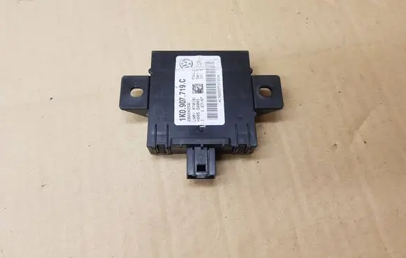 Audi A3 S3 A3 Sportback 8P Alarm control unit/module 1K0907719C