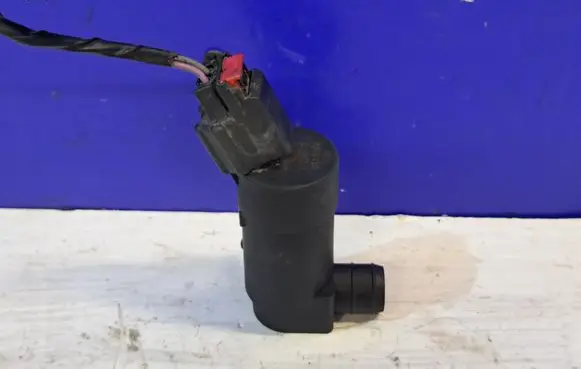 Volvo S80 Windscreen/windshield washer pump 31349235