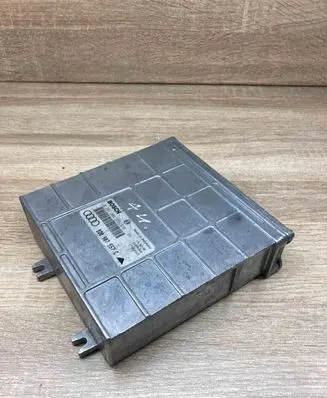 Audi A4 S4 B5 8D Engine control unit/module ECU 8D0907557C 0261203938