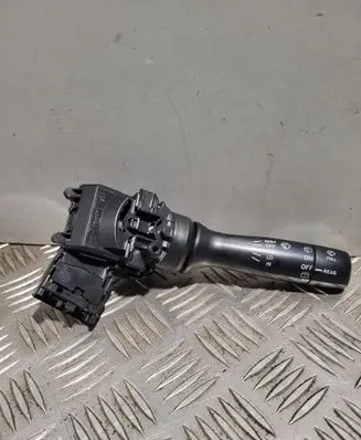 Toyota Yaris Wiper control stalk 17F003