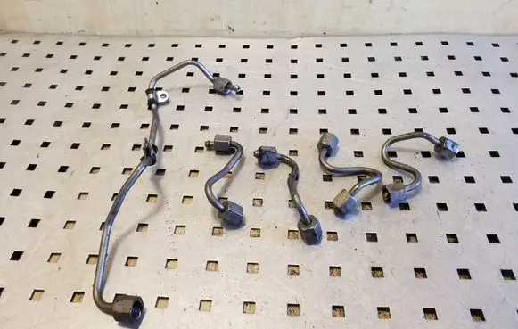 Mercedes-Benz C W204 Fuel injector supply line/pipe 