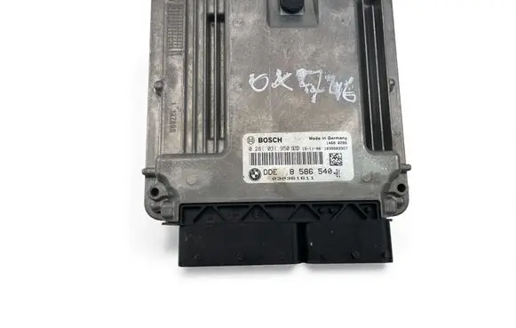 BMW 3 F30 F35 F31 Engine control unit/module ECU 8586540 0281031950