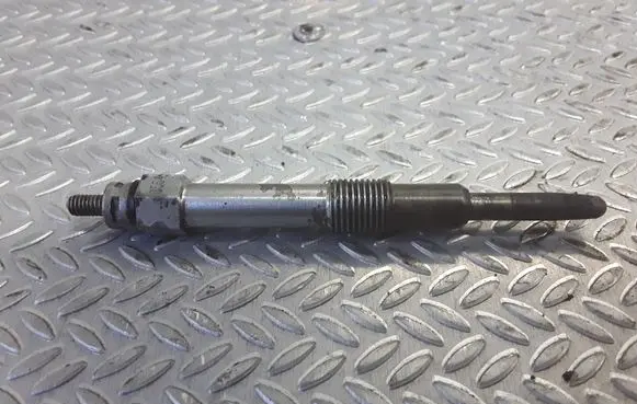 Alfa Romeo 156 Glow plug Y747U