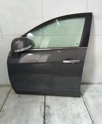 Chevrolet Captiva Front door