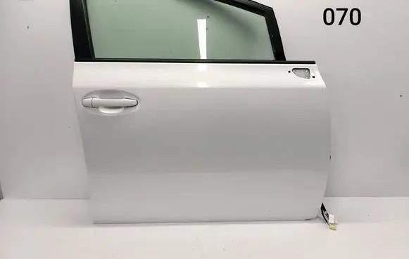Toyota Prius+ (ZVW40) Front door 
